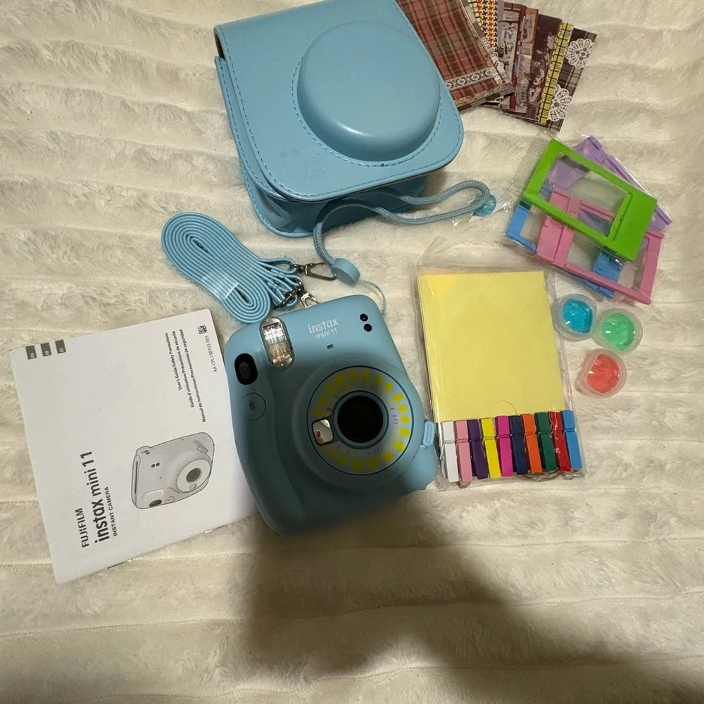 Fujifilm Instax Mini 11 Instant Camera - Blue